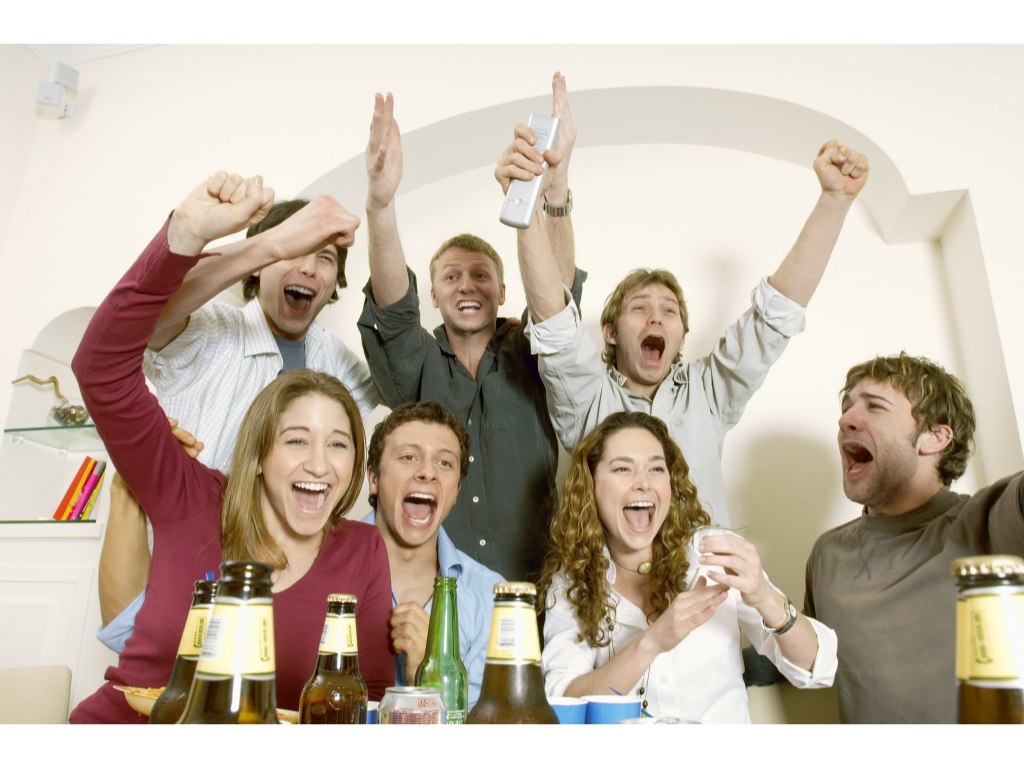 foreigners watching horse racing in japan
