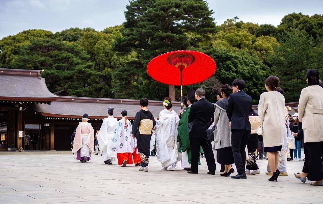 procession traditional wedding Japan shrine procession traditional wedding in Japan shrine