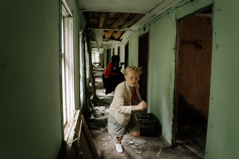 obakesan visitors getting chased by ghosts in haunted house