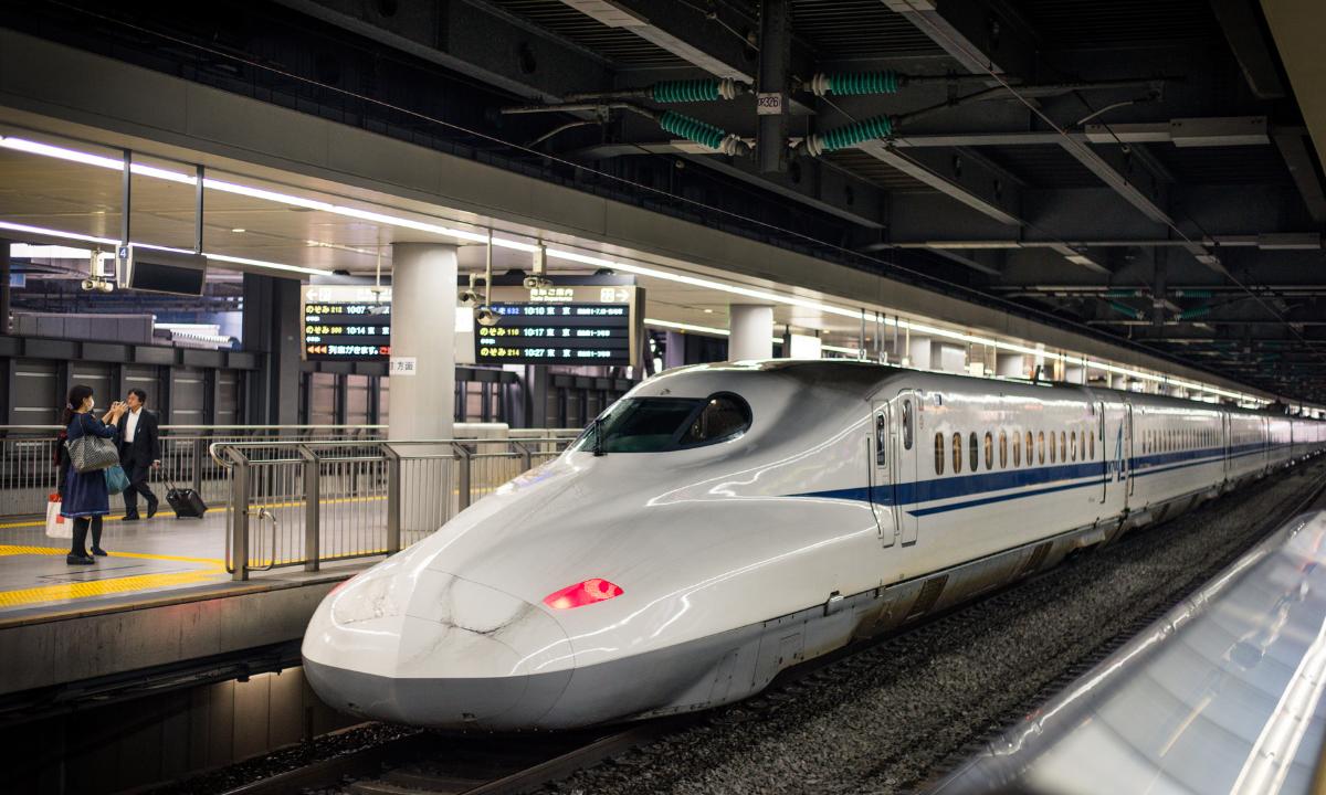 Tokyo Trains 4 Tokyo bullet trains - shinkansen